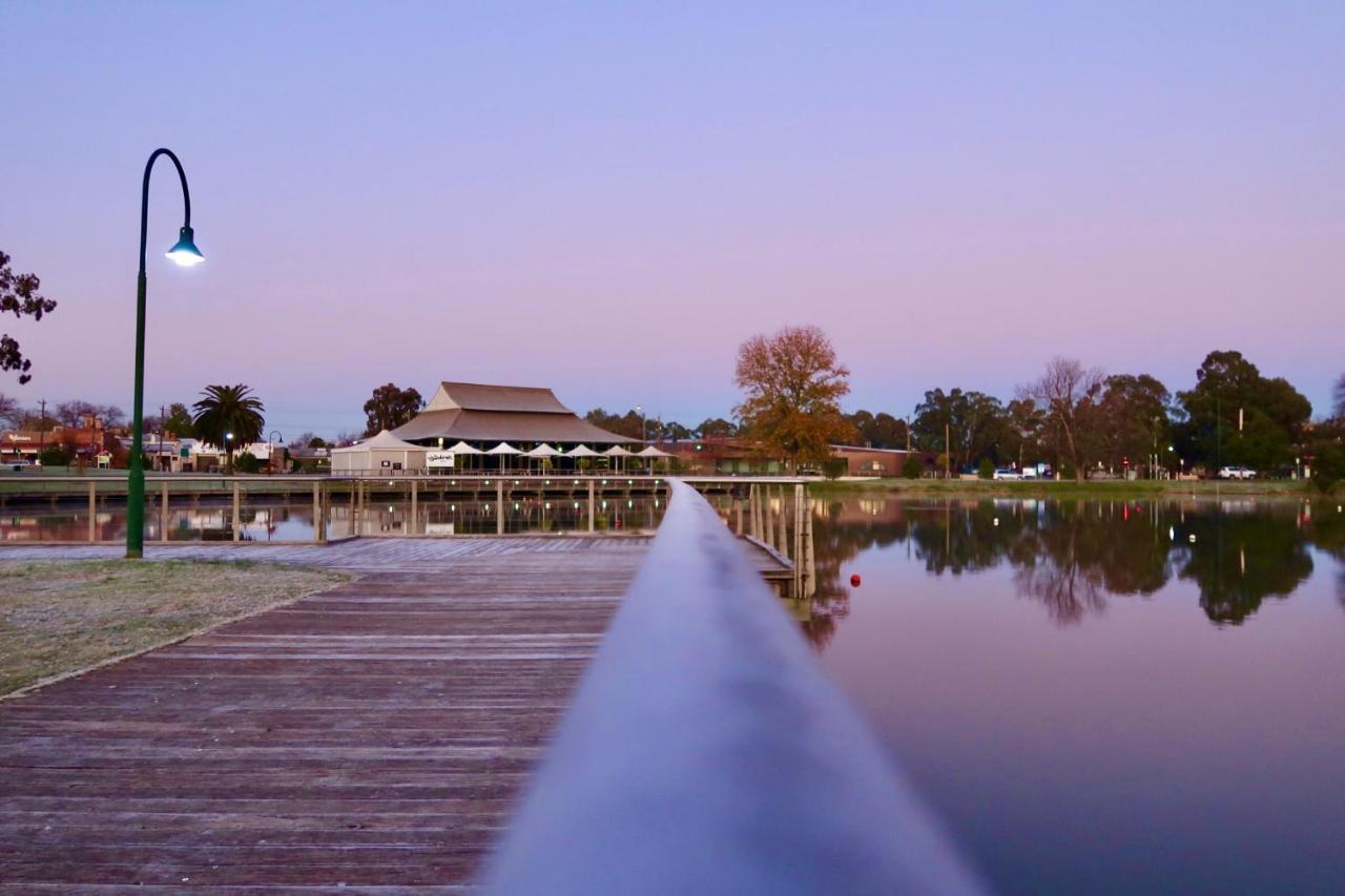 Julie-Anna, Bendigo Motel ภายนอก รูปภาพ